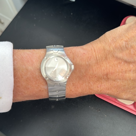 Women’s Movado stainless steel watch. - Picture 6 of 7